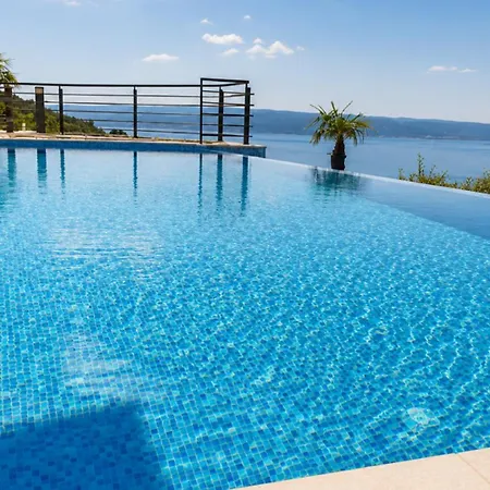 Villa Royal Gold By Guide